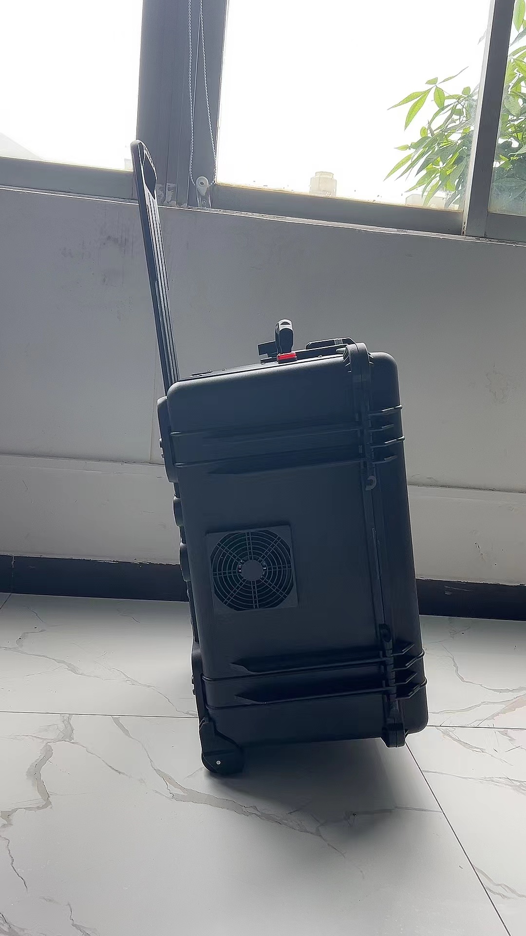 峨山手拉箱型移动通信干扰器